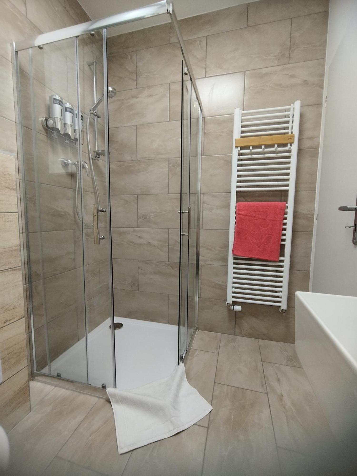 Flynnhouse Hotell Aš Exteriör bild